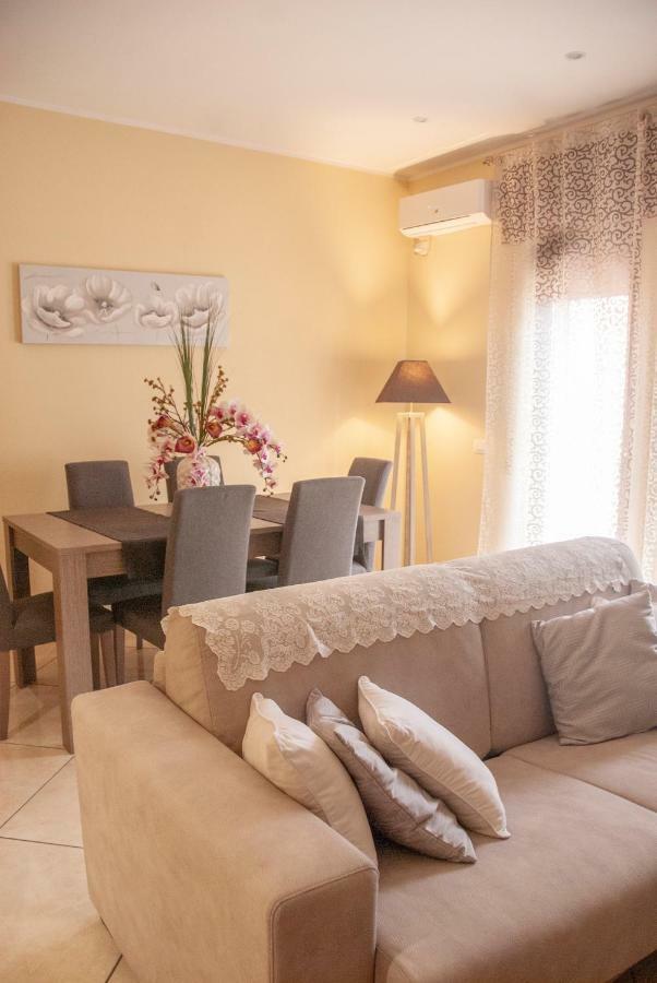 Comfort House Con Piscina Apartment Sorrento